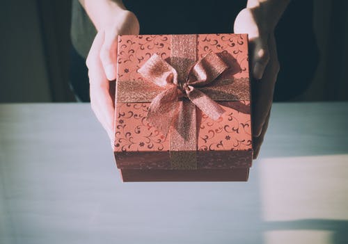 Send Gifts Abroad To Surprise Your Loved Ones￼