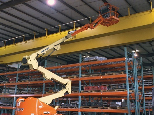 A GUIDE TO INDOOR BOOM LIFTS HOUSTON