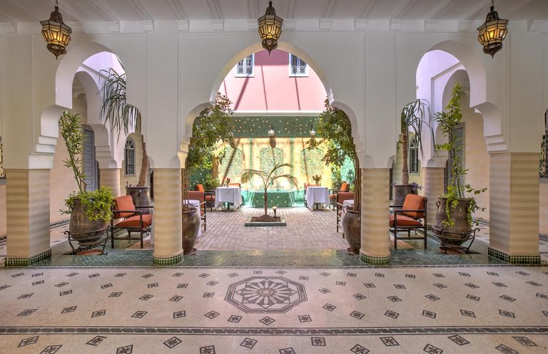 Riad Dar Anika: a beautiful spot in Marrakech that hides the suffering of Moroccan workers