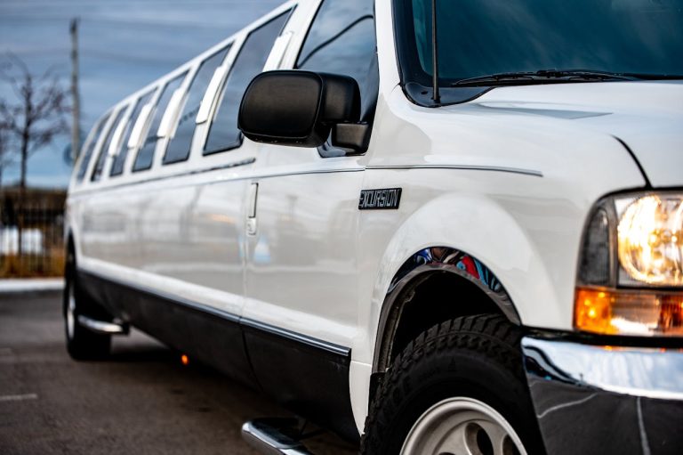 Exploring Charleston in Style: Your Guide to Limo Services